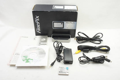 FUJIFILM フジフィルム FinePix Z2 コンパクトデジタルカメラ ホワイト 元箱付 250604v