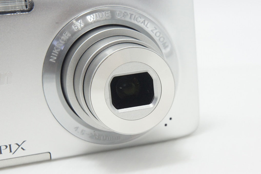 美品 Nikon ニコン COOLPIX S2900 コンパクトデジタルカメラ シルバー 260910c