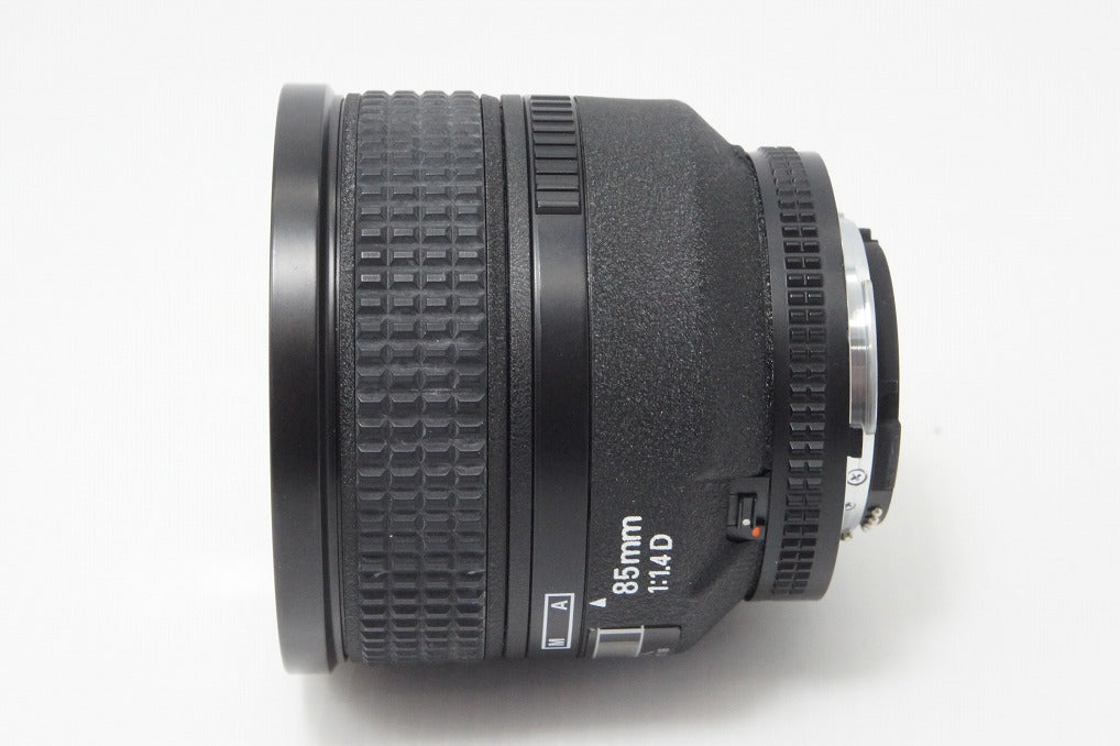 美品 Nikon ニコン AI AF NIKKOR 85mm F1.4D IF 単焦点レンズ 純正メタルフード付 260402p
