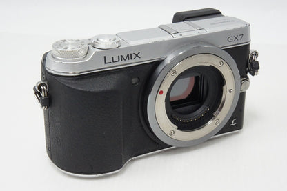 美品 Nikon ニコン D5200 ボディ + AF-S DX 18-55mm VR レンズキット デジタル一眼レフカメラ ブラック 260226a