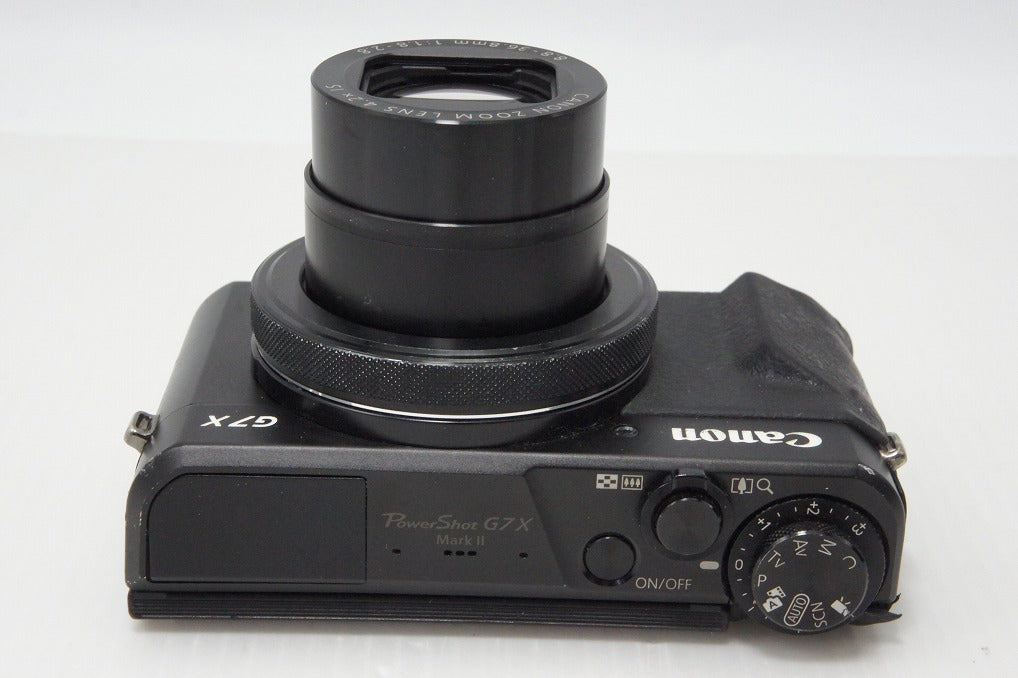 美品 Nikon ニコン D5200 ボディ + AF-S DX 18-55mm VR レンズキット デジタル一眼レフカメラ ブラック 260226a