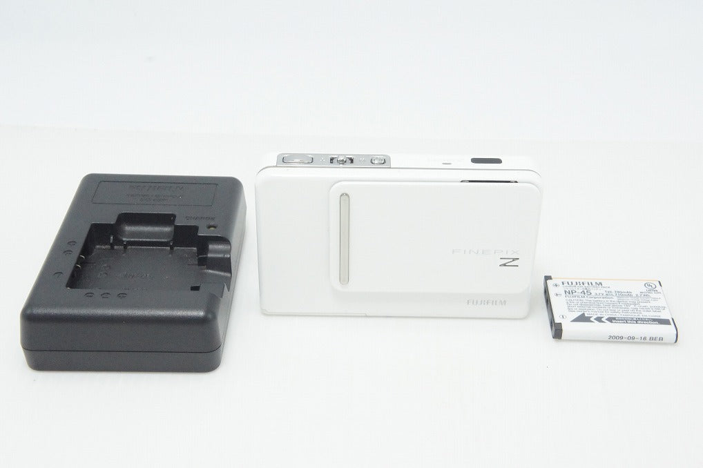 良品 FUJIFILM 富士フイルム FinePix Z300 コンパクトデジタルカメラ ホワイト 260910d