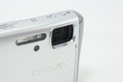 良品 Nikon ニコン COOLPIX S50c コンパクトデジタルカメラ グロスシルバー 260525l
