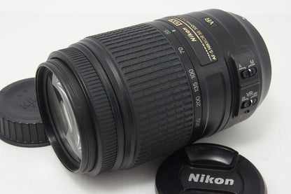 美品 Nikon ニコン AF-S DX NIKKOR 55-300mm F4.5-5.6G ED VR APS-C ズームレンズ フード ポーチ付 260603af