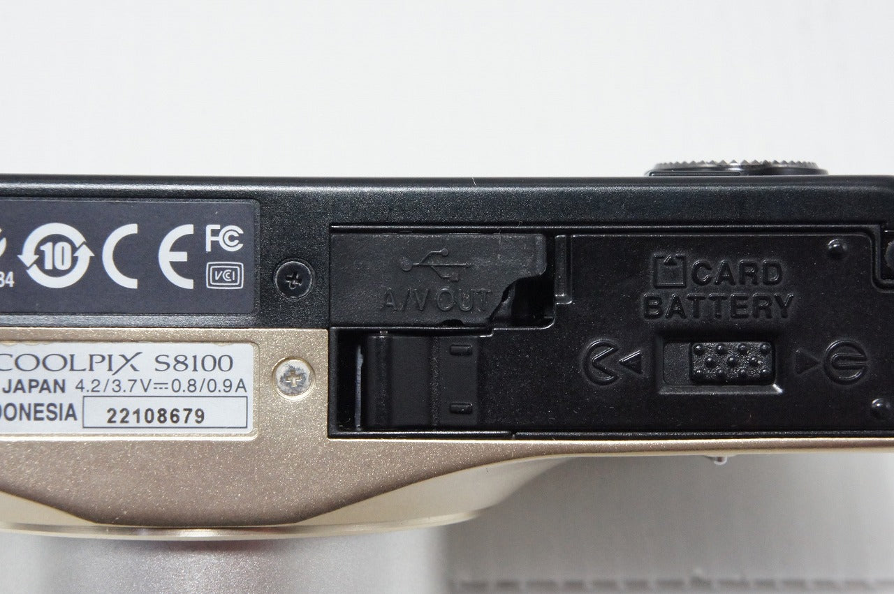 良品 Nikon ニコン COOLPIX S8100 コンパクトデジタルカメラ プレシャスゴールド 元箱付 260403v