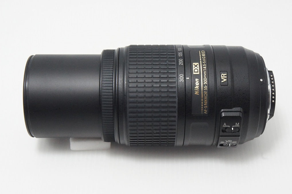 美品 Nikon ニコン AF-S DX NIKKOR 55-300mm F4.5-5.6G ED VR APS-C ズームレンズ フード ポーチ付 260603af