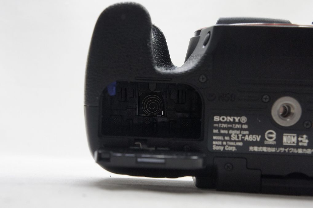 良品 SONY ソニー α65 ボディ + DT 18-55mm レンズキット SLT-A65VK デジタル一眼カメラ 250608g