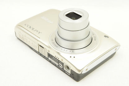 美品 Nikon ニコン COOLPIX S3100 コンパクトデジタルカメラ シャンパンシルバー 250618e