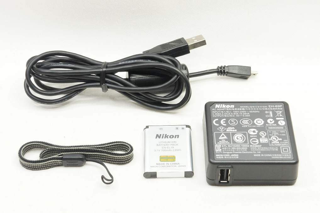 美品 Nikon ニコン COOLPIX S3100 コンパクトデジタルカメラ シャンパンシルバー 250618e