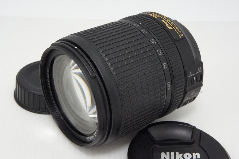 美品 Nikon ニコン AF-S DX NIKKOR 18-140mm F3.5-5.6G ED VR APS-C ズームレンズ フード付 260403ae