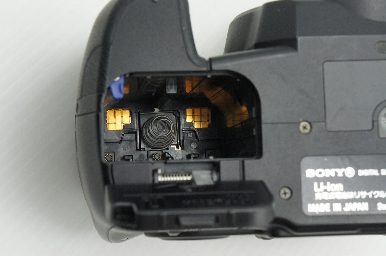 SONY ソニー α200 レンズキット DSLR-A200K (DT 18-70mm F3.5-5.6 SAL1870) デジタル一眼レフカメラ 260227p