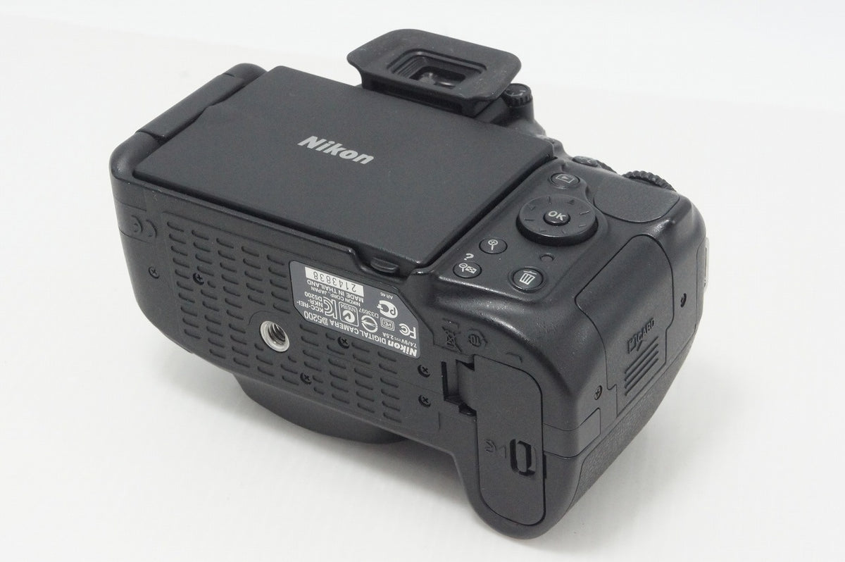 美品 Nikon ニコン D5200 ボディ + AF-S DX 18-55mm VR レンズキット デジタル一眼レフカメラ 260915g