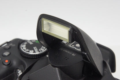 美品 Nikon ニコン D5200 ボディ + AF-S DX 18-55mm VR レンズキット デジタル一眼レフカメラ 260915g