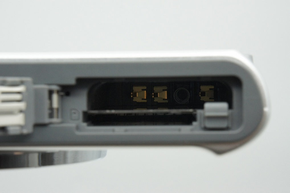 美品 CASIO カシオ EXILIM EX-ZS210 コンパクトデジタルカメラ シルバー 元箱付 260227h