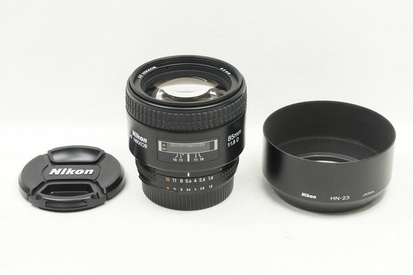 良品 Nikon ニコン AF NIKKOR 85mm F1.8D 単焦点レンズ 純正メタルフード付 240325r