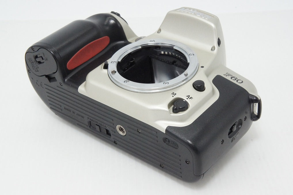 良品 Nikon ニコン F60 ボディ 35mmフィルム一眼レフカメラ シルバー