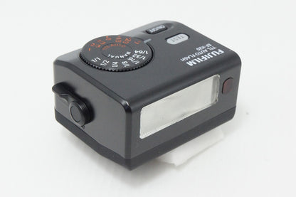 美品 FUJIFILM フジフィルム EF-X20 クリップオンフラッシュ ポーチ 三脚ネジアダプター付 260603ba