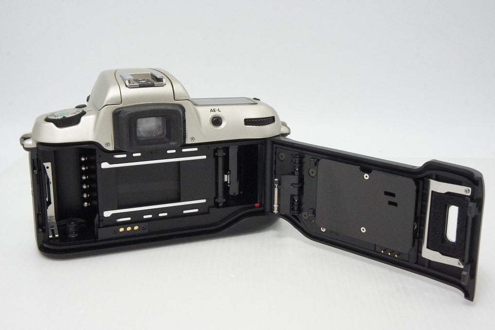 良品 Nikon ニコン F60 ボディ 35mmフィルム一眼レフカメラ シルバー