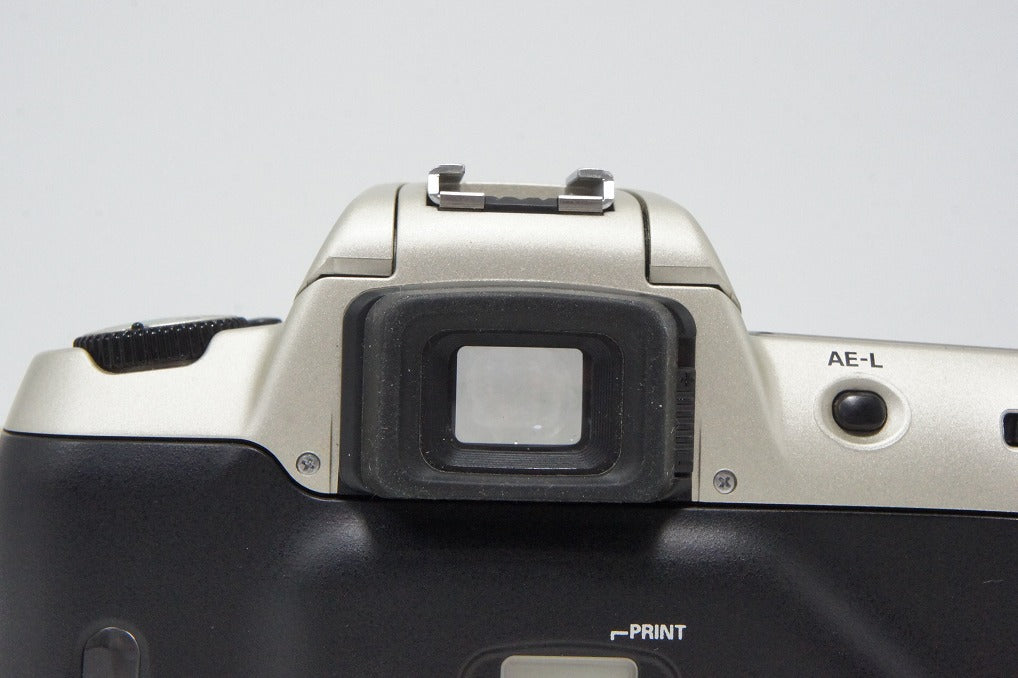 良品 Nikon ニコン F60 ボディ 35mmフィルム一眼レフカメラ シルバー