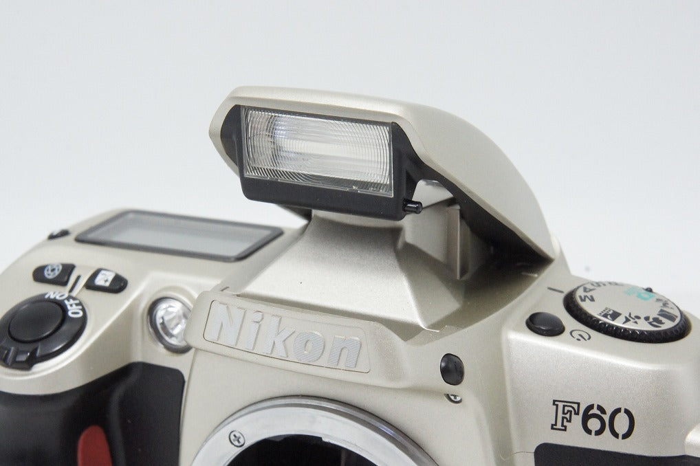 良品 Nikon ニコン F60 ボディ 35mmフィルム一眼レフカメラ シルバー
