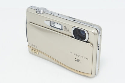 美品 FUJIFILM 富士フイルム FinePix Z800EXR コンパクトデジタルカメラ ゴールド ケース付 260918ac