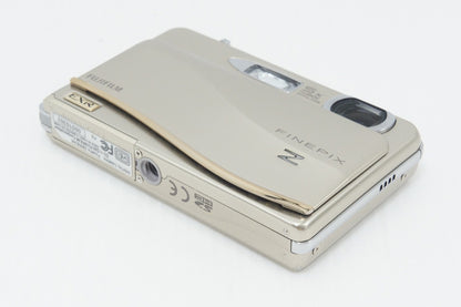 美品 FUJIFILM 富士フイルム FinePix Z800EXR コンパクトデジタルカメラ ゴールド ケース付 260918ac