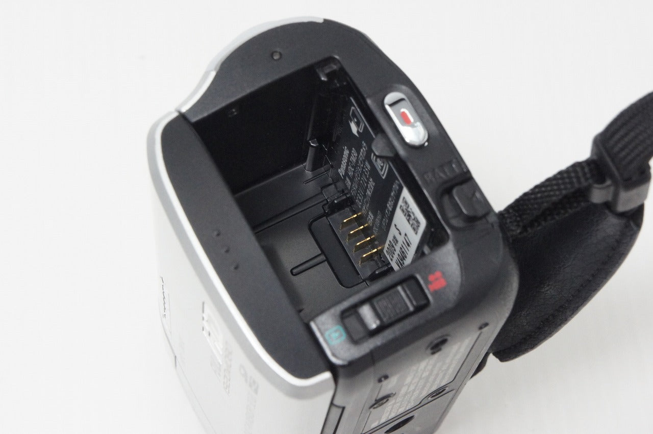 良品 Panasonic パナソニック HDC-TM30 デジタルビデオカメラ プラチナ