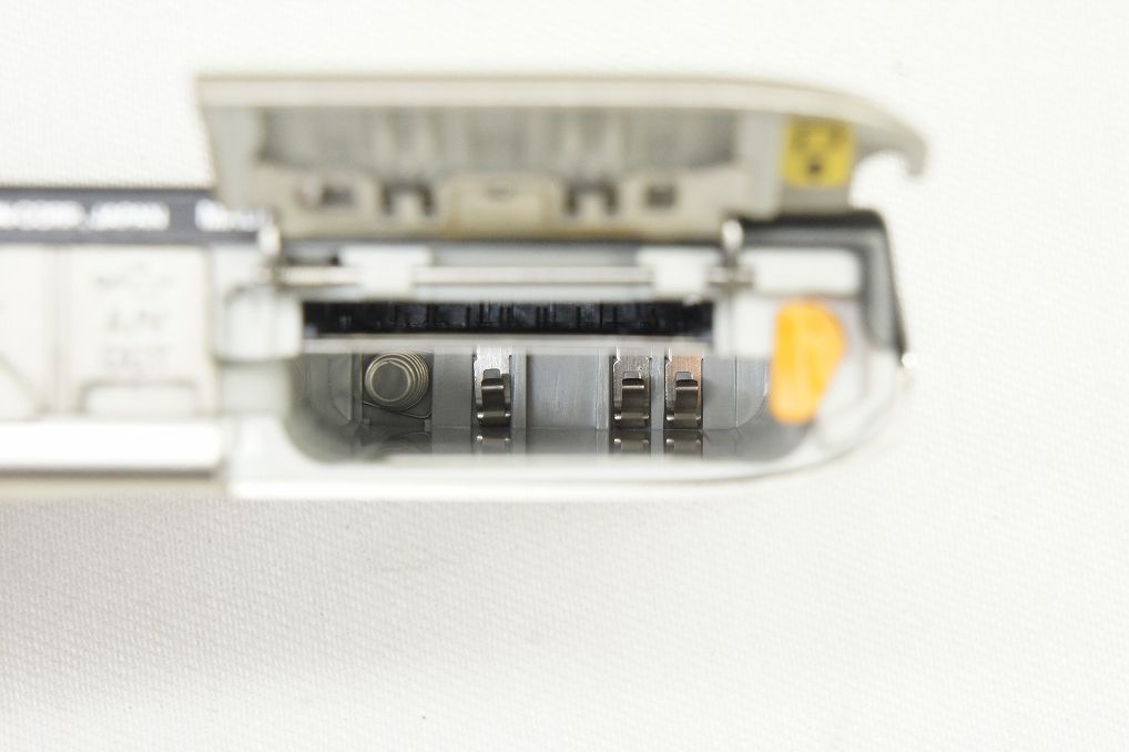 訳あり品 Nikon ニコン COOLPIX S3100 コンパクトデジタルカメラ シャンパンシルバー 元箱付 250621h