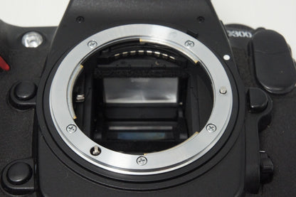 良品 Nikon ニコン D300 ボディ デジタル一眼レフカメラ 260821y