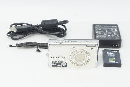 美品 Nikon ニコン COOLPIX S640 コンパクトデジタルカメラ アイスシルバー 260928b