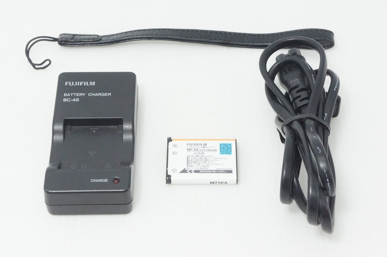 美品 FUJIFILM 富士フイルム FinePix Z200fd コンパクトデジタルカメラ