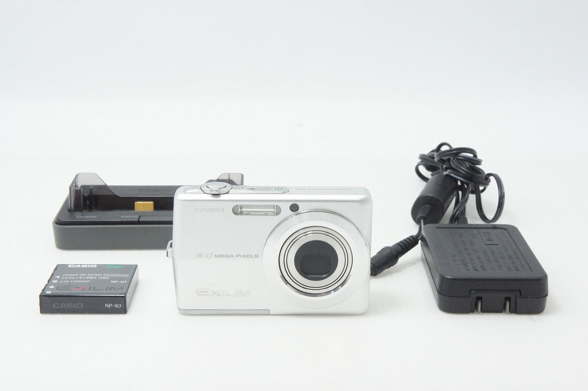 CASIO カシオ EXILIM EX-Z600 コンパクトデジタルカメラ シルバー 260608d