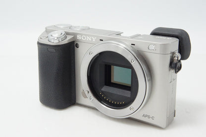 美品 SONY ソニー α6000 ボディ ILCE-6000 ミラーレス一眼カメラ シルバー 260529f