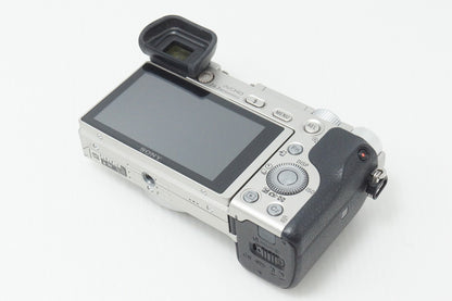 美品 SONY ソニー α6000 ボディ ILCE-6000 ミラーレス一眼カメラ シルバー 260529f