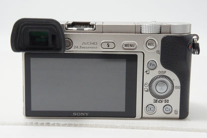 美品 SONY ソニー α6000 ボディ ILCE-6000 ミラーレス一眼カメラ シルバー 260529f