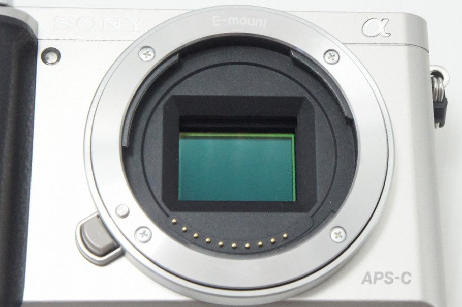 美品 SONY ソニー α6000 ボディ ILCE-6000 ミラーレス一眼カメラ シルバー 260529f