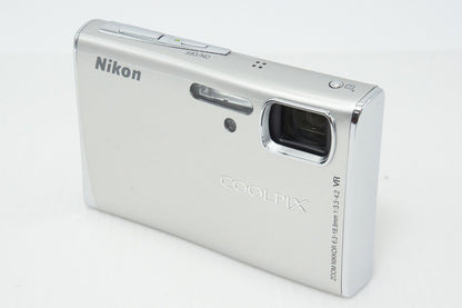 美品 Nikon ニコン COOLPIX S51 コンパクトデジタルカメラ グロスシルバー 260408l