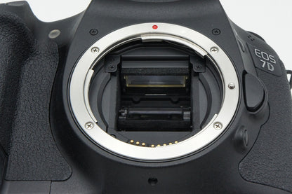 美品 Canon キヤノン EOS 7D ボディ デジタル一眼レフカメラ 260305w