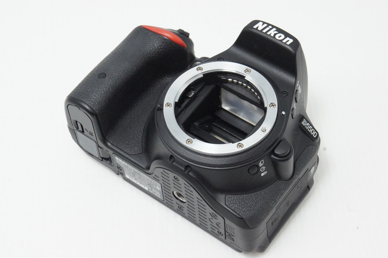 美品 Nikon ニコン D5500 ボディ + AF-S DX 18-55mm VR II レンズキット デジタル一眼レフカメラ ブラック 260609a