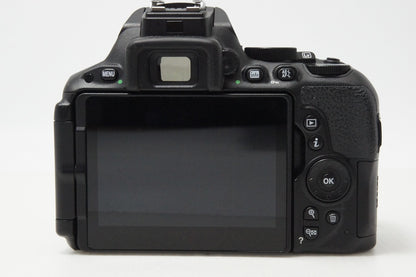 美品 Nikon ニコン D5500 ボディ + AF-S DX 18-55mm VR II レンズキット デジタル一眼レフカメラ ブラック 260609a