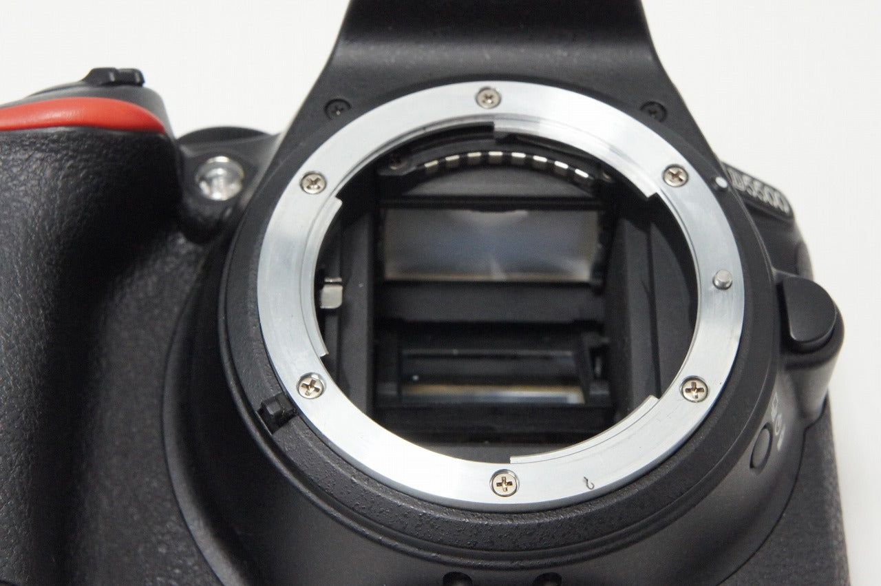美品 Nikon ニコン D5500 ボディ + AF-S DX 18-55mm VR II レンズキット デジタル一眼レフカメラ ブラック 260609a