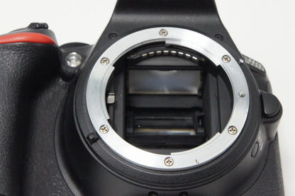 美品 Nikon ニコン D5500 ボディ + AF-S DX 18-55mm VR II レンズキット デジタル一眼レフカメラ ブラック 260609a