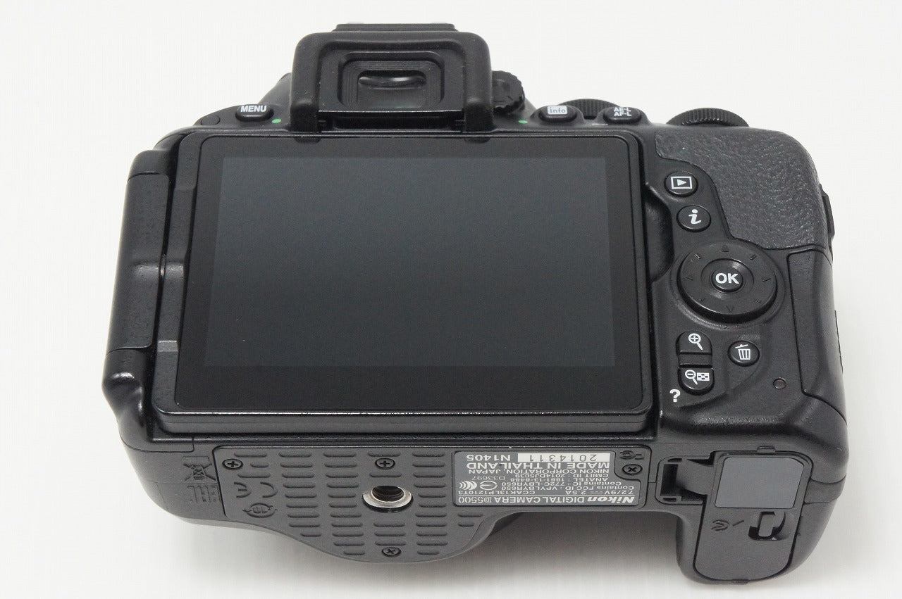 美品 Nikon ニコン D5500 ボディ + AF-S DX 18-55mm VR II レンズキット デジタル一眼レフカメラ ブラック 260609a