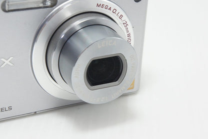 美品 Panasonic パナソニック LUMIX DMC-FX40 コンパクトデジタルカメラ プレシャスシルバー 元箱付 260930i