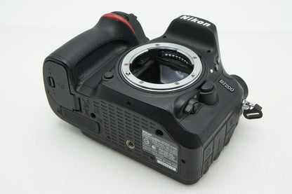 良品 Nikon ニコン D7200 ボディ デジタル一眼レフカメラ 元箱付 260305v