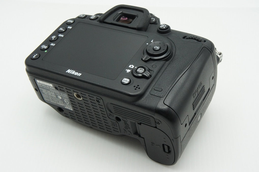 良品 Nikon ニコン D7200 ボディ デジタル一眼レフカメラ 元箱付 260305v