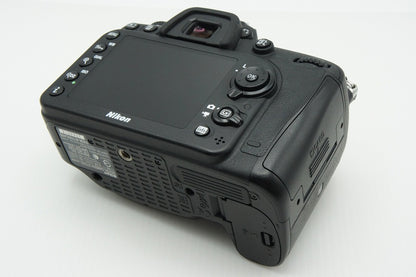 良品 Nikon ニコン D7200 ボディ デジタル一眼レフカメラ 元箱付 260305v