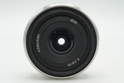美品 SONY ソニー E 16mm F2.8 SEL16F28 シルバー Ｅマウント APS-C 単焦点レンズ 260305s