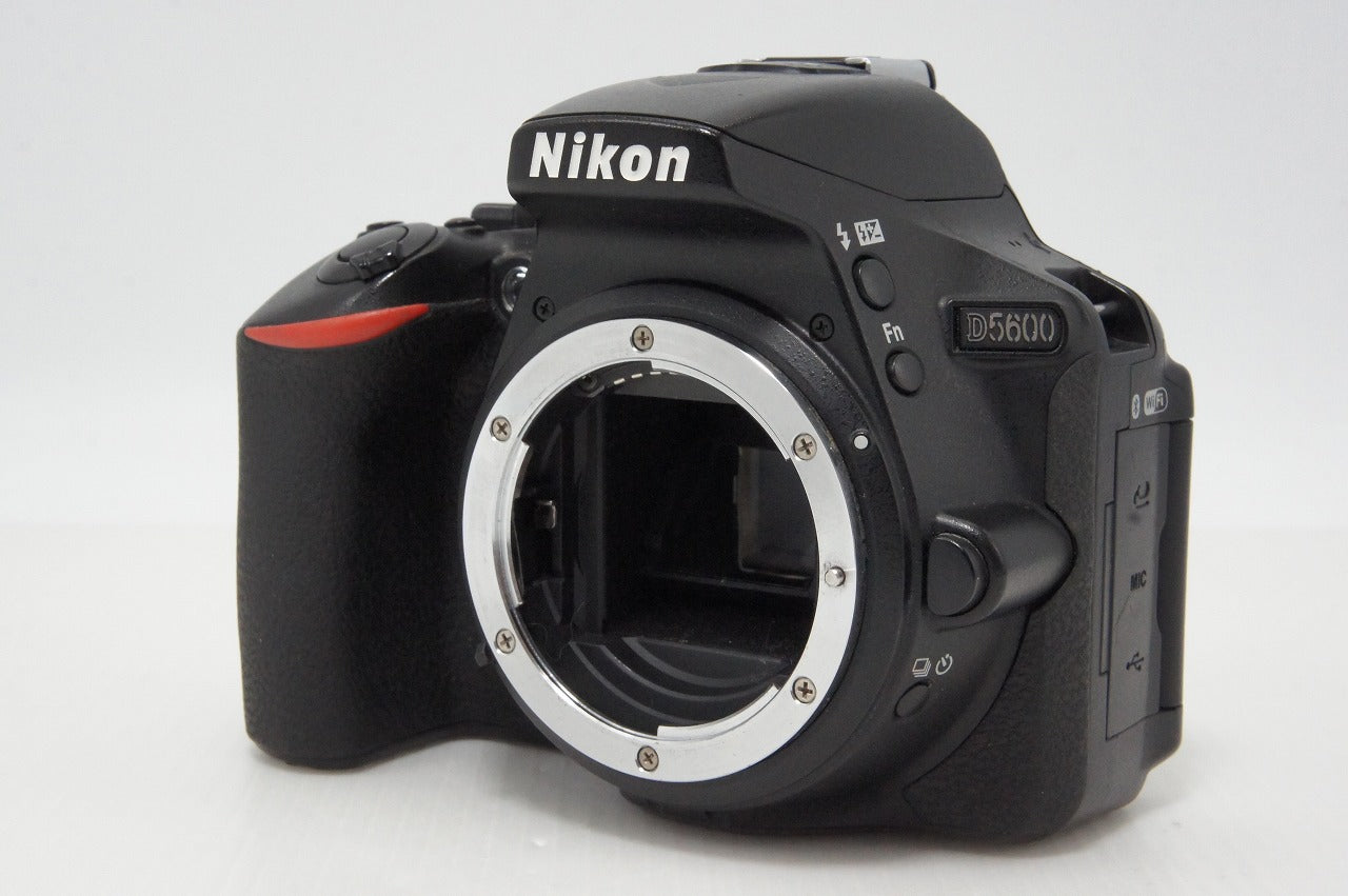 Excellent Nikon D5600 Body Digital SLR Camera 260413e
