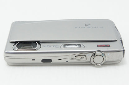 美品 FUJIFILM フジフィルム FinePix Z900EXR コンパクトデジタルカメラ シルバー 元箱付 260610c